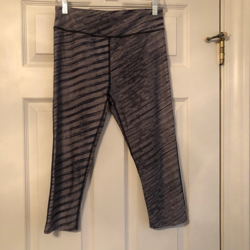 Under armour crop leggings